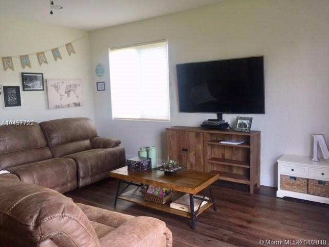 REDLAND REEF - Residential