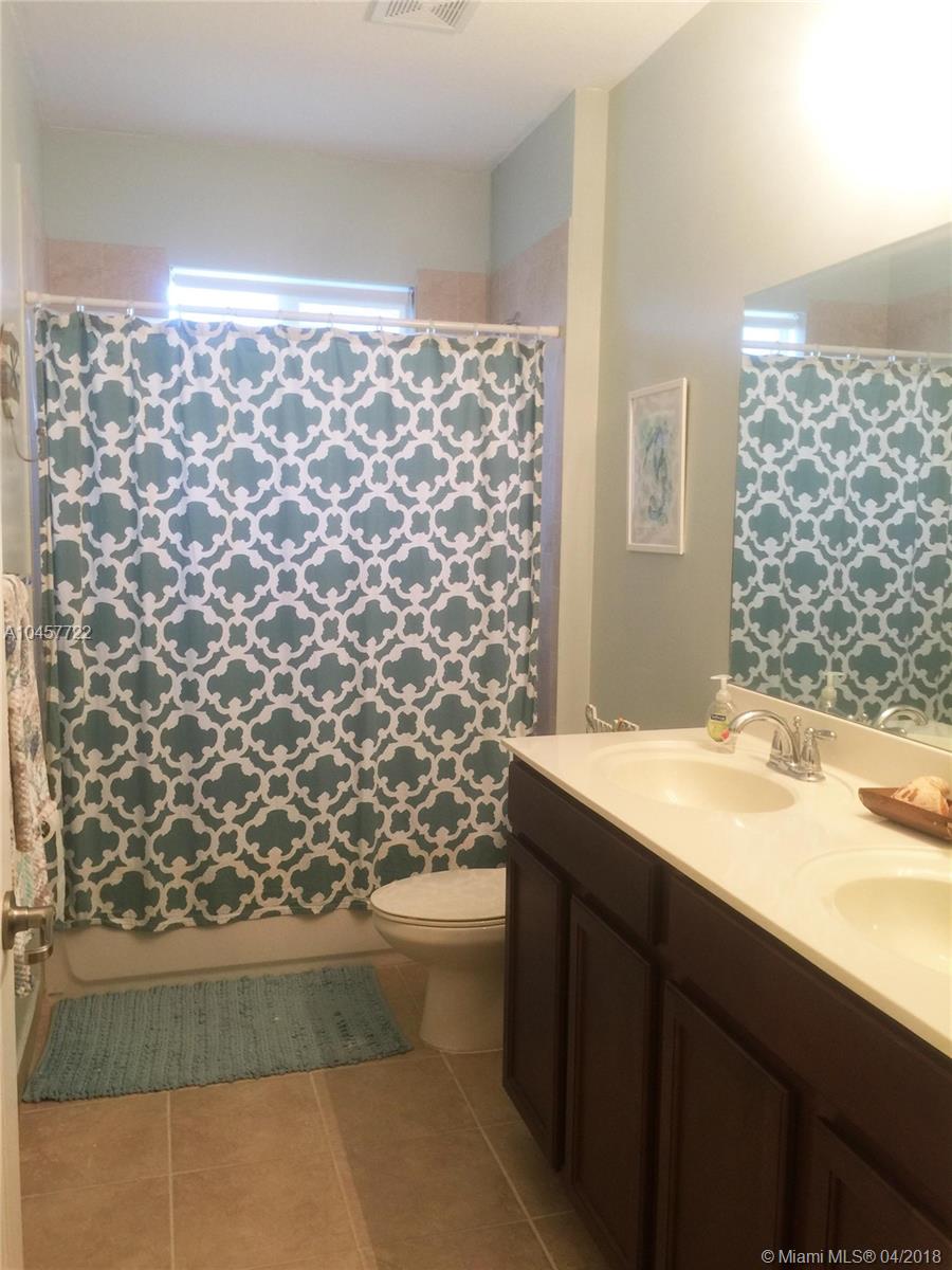 REDLAND REEF - Residential