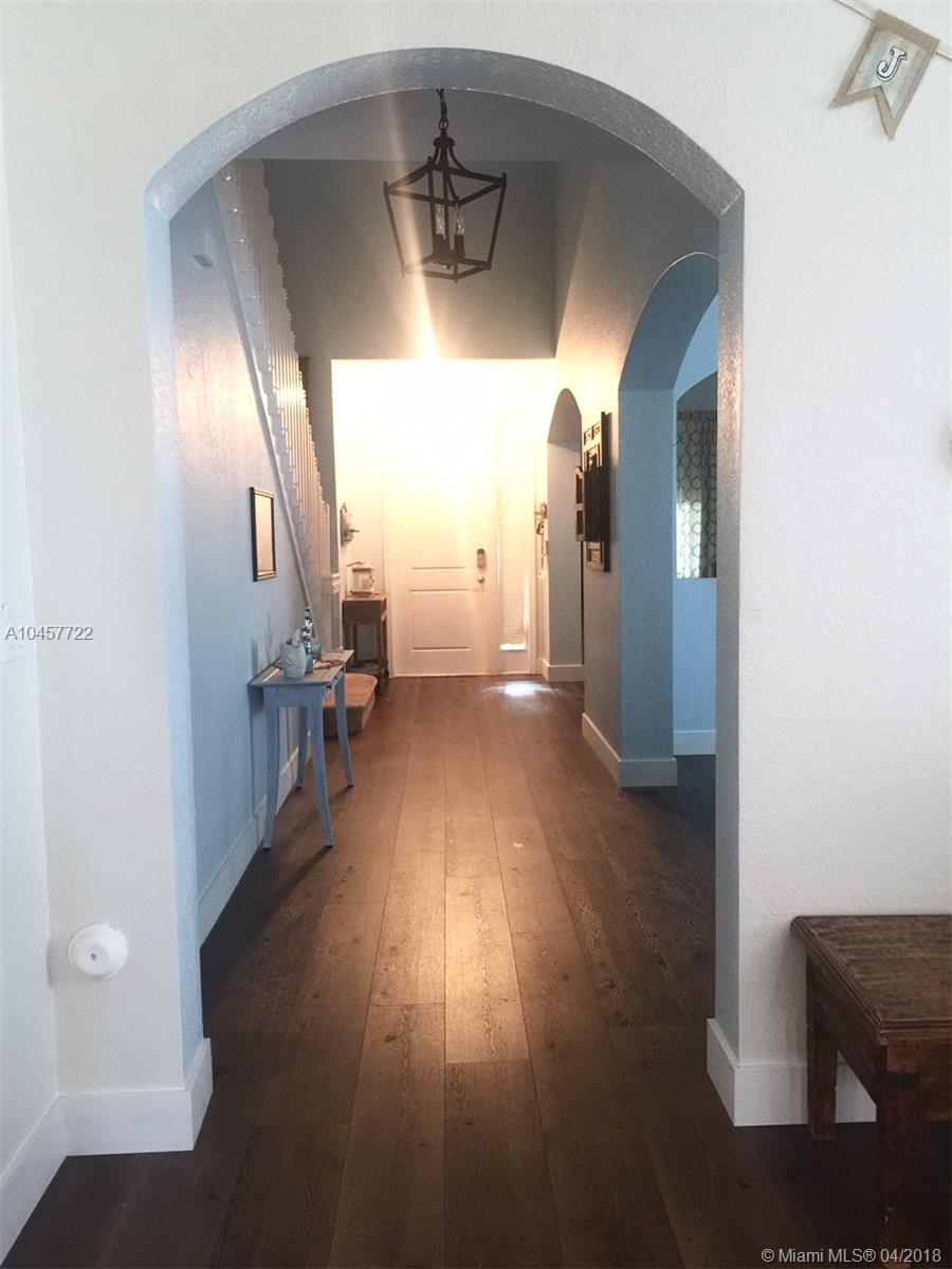 REDLAND REEF - Residential