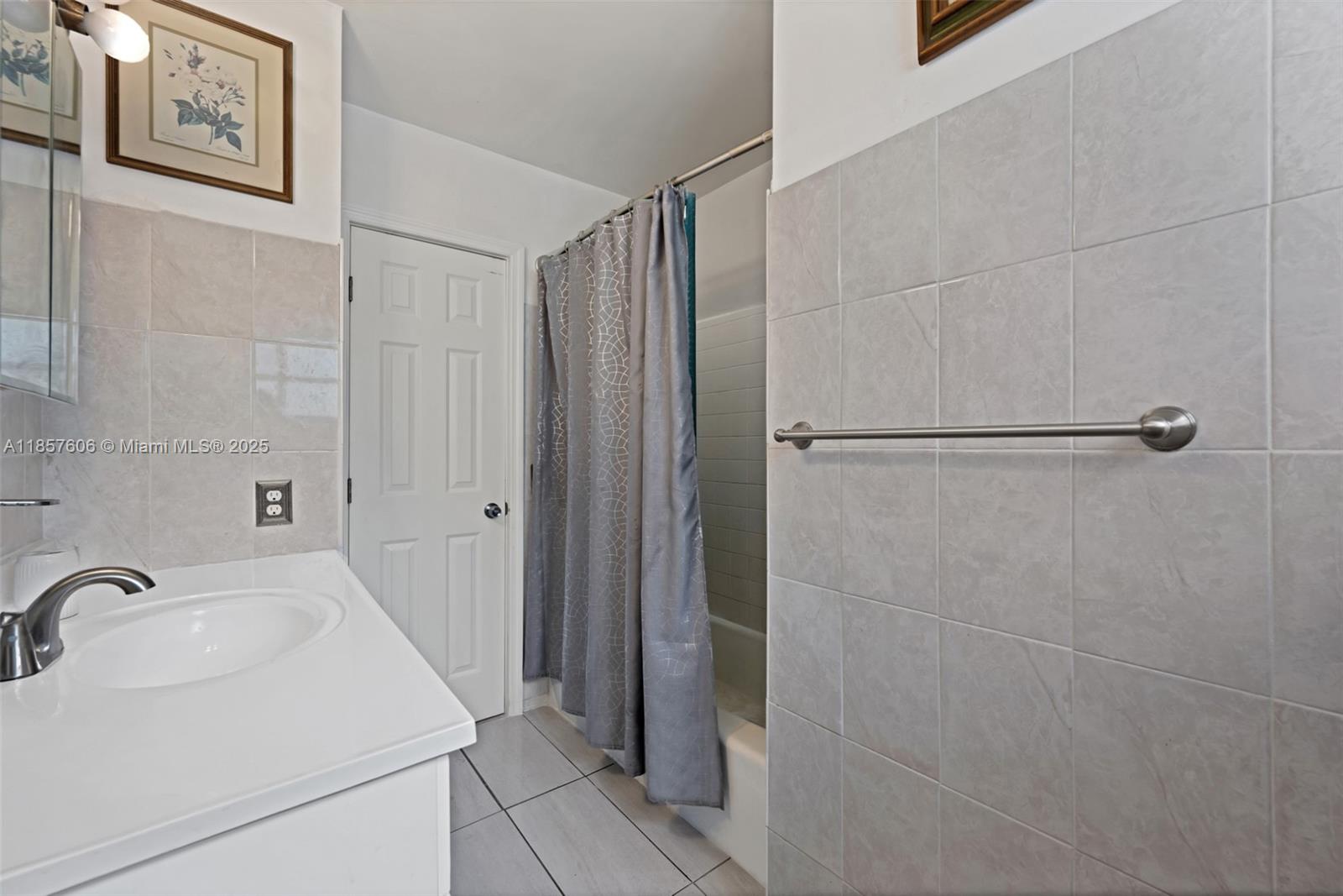 MIDDLE RIVER HEIGHTS - Residential