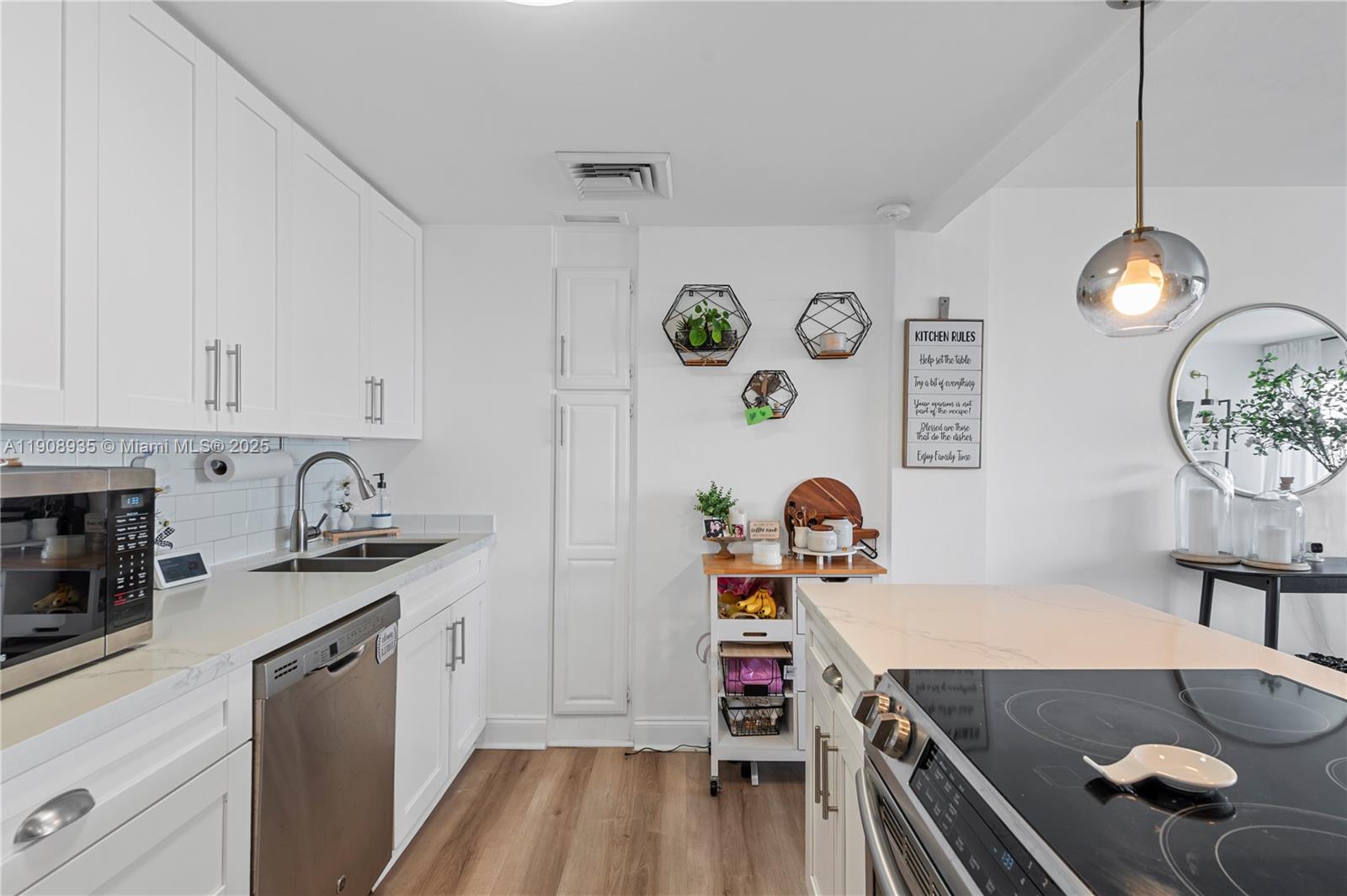 BRICKELL TOWNHOUSE CONDO - Residential Lease