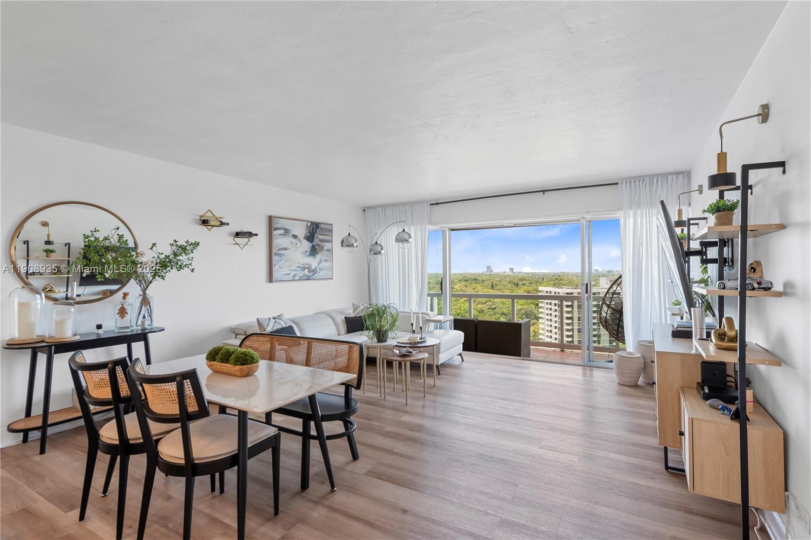 BRICKELL TOWNHOUSE CONDO - Residential Lease