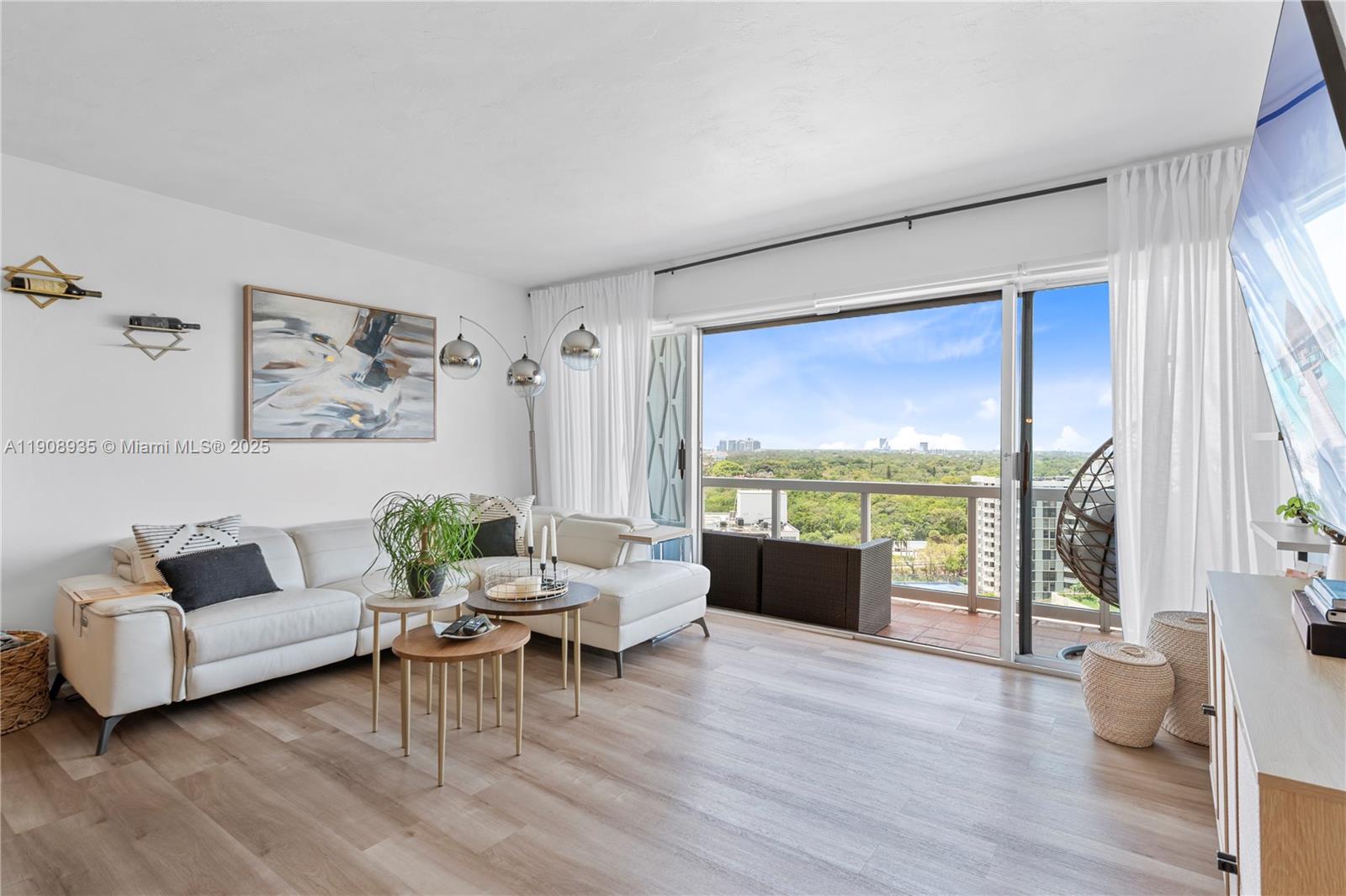 BRICKELL TOWNHOUSE CONDO - Residential Lease