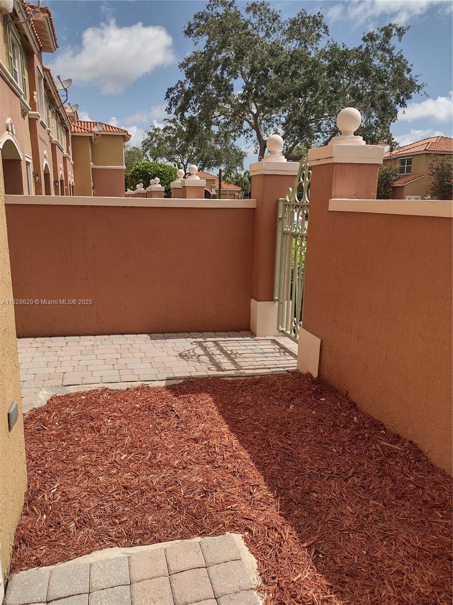654 SW 106th Ave 1502, Pembroke Pines, FL, 33025/$390,000 1 654 SW 106th Ave 1502