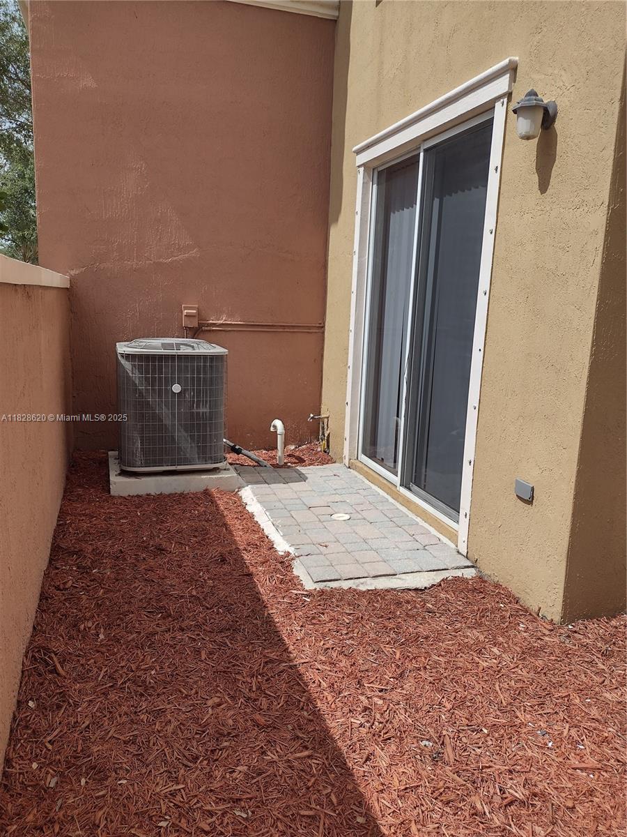 654 SW 106th Ave 1502, Pembroke Pines, FL, 33025/$390,000 2 654 SW 106th Ave 1502