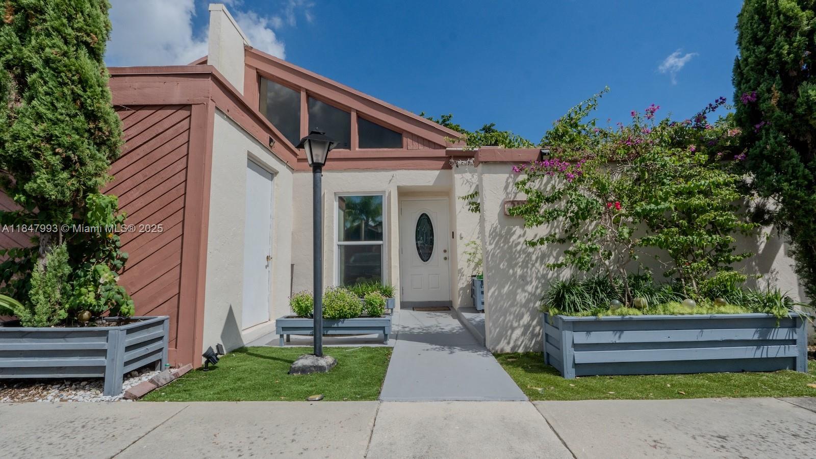 3128 NW 84th Way, Sunrise, FL, 33351/$350,000 1 3128 NW 84th Way