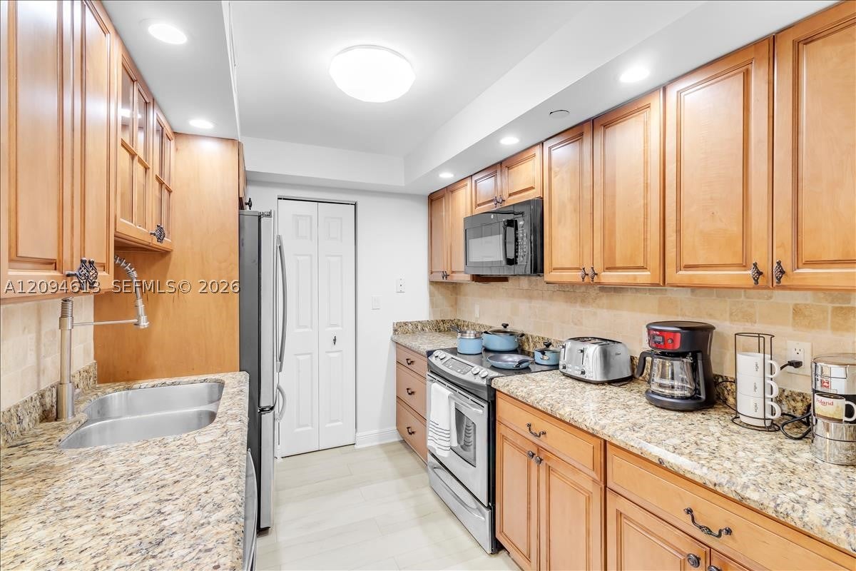 3000 N Ocean Dr 3B