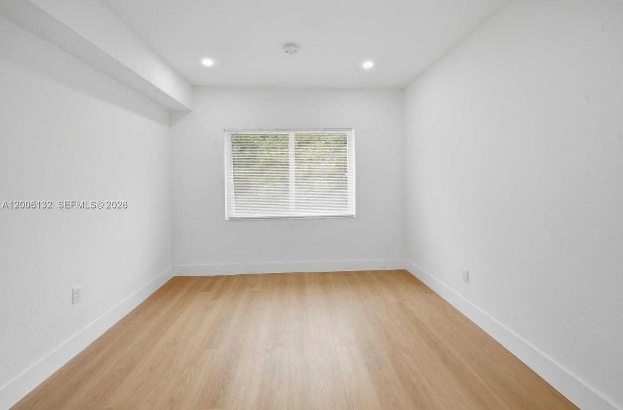 CRESTWOOD - Residential