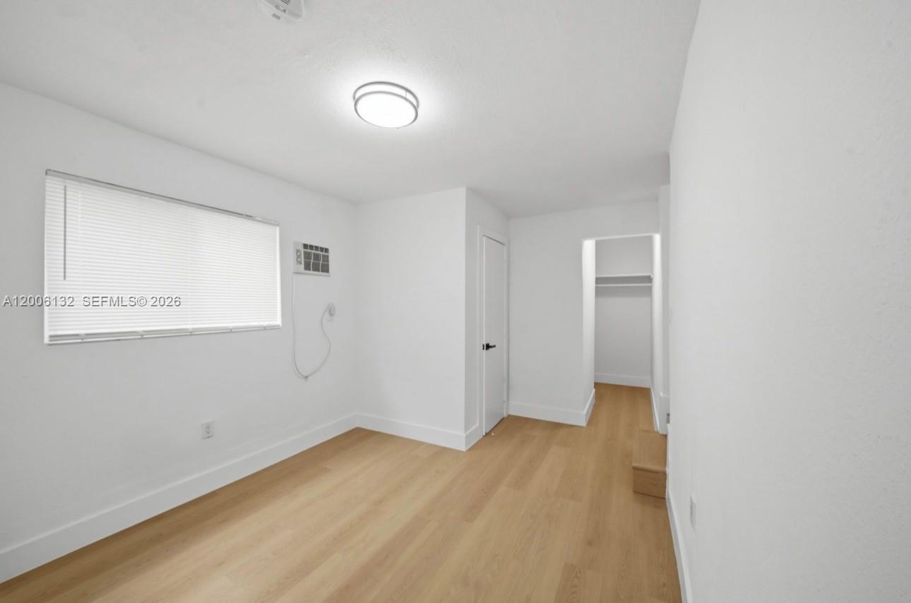 CRESTWOOD - Residential