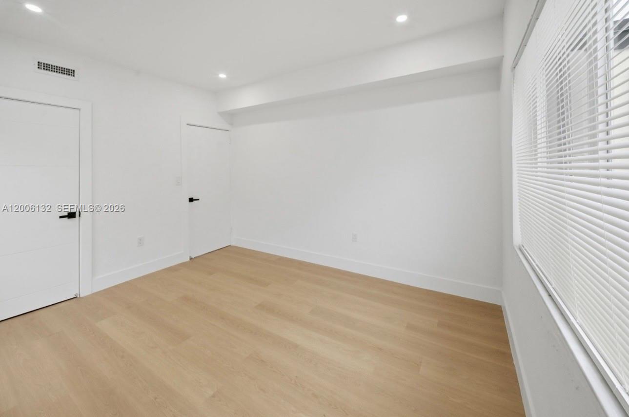 CRESTWOOD - Residential