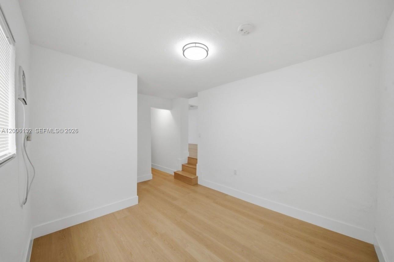 CRESTWOOD - Residential