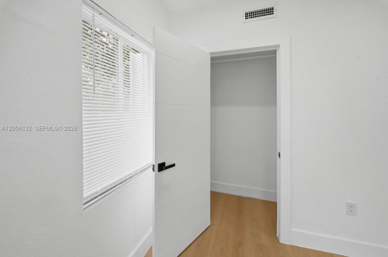 CRESTWOOD - Residential
