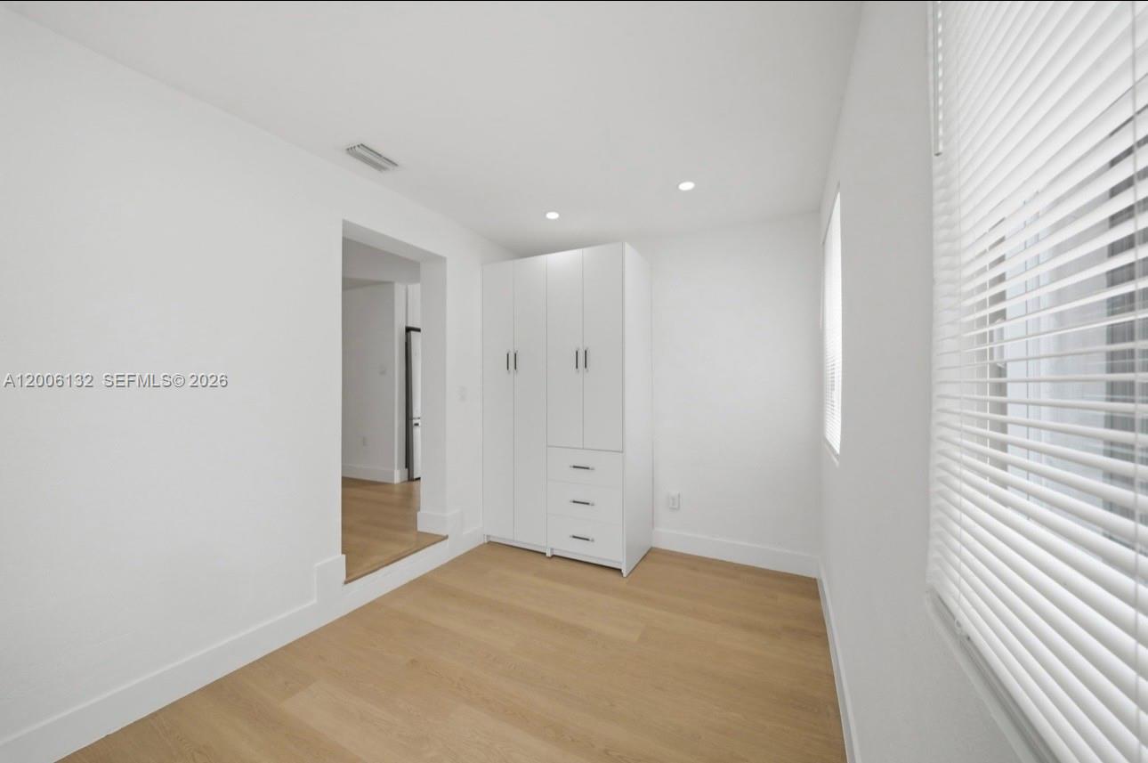 CRESTWOOD - Residential
