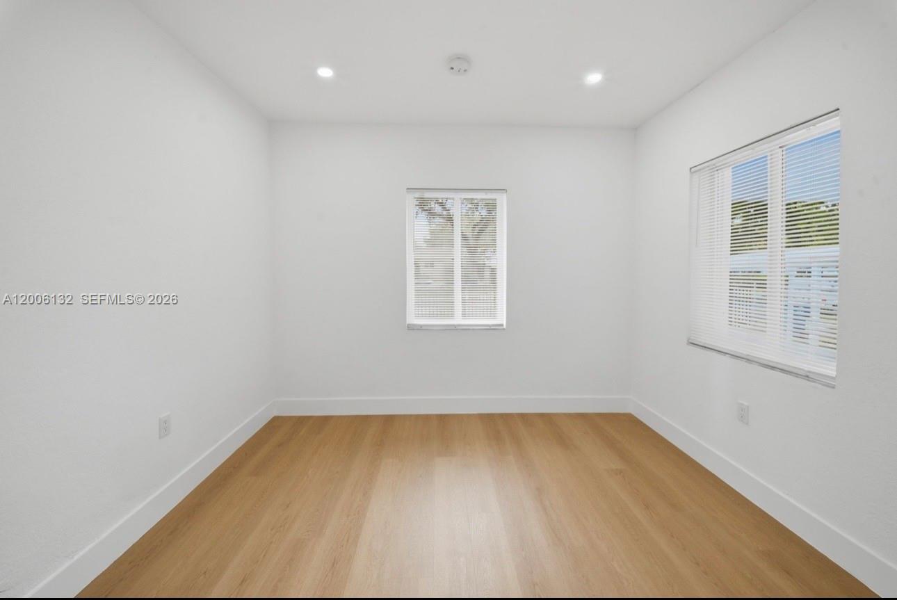 CRESTWOOD - Residential