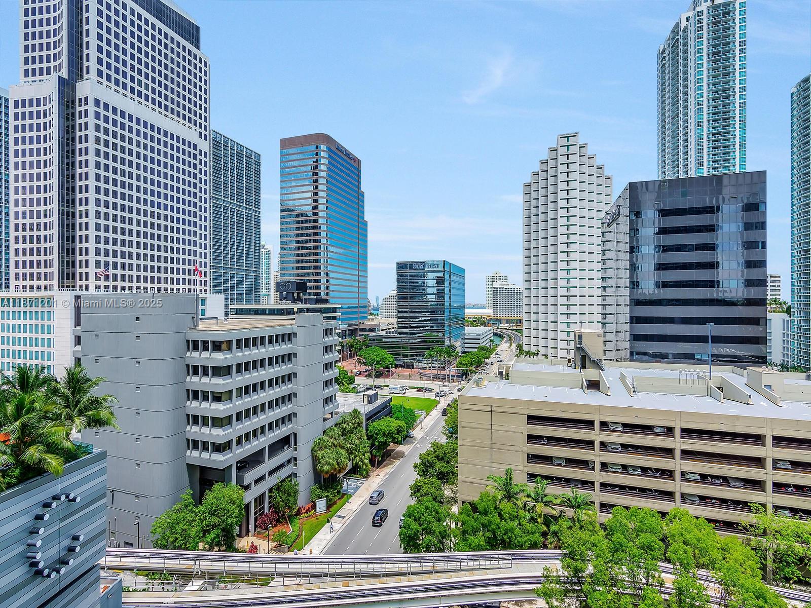 SLS LUX Residences - Residential