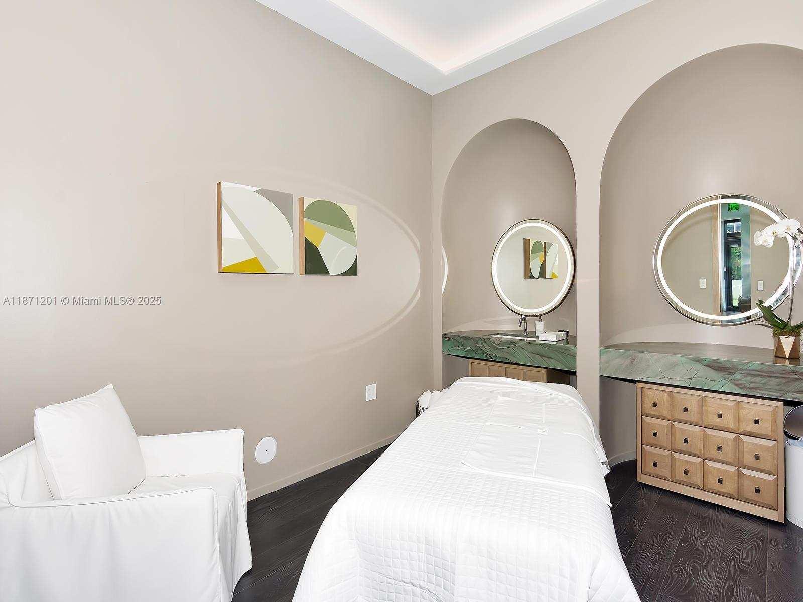 SLS LUX Residences - Residential