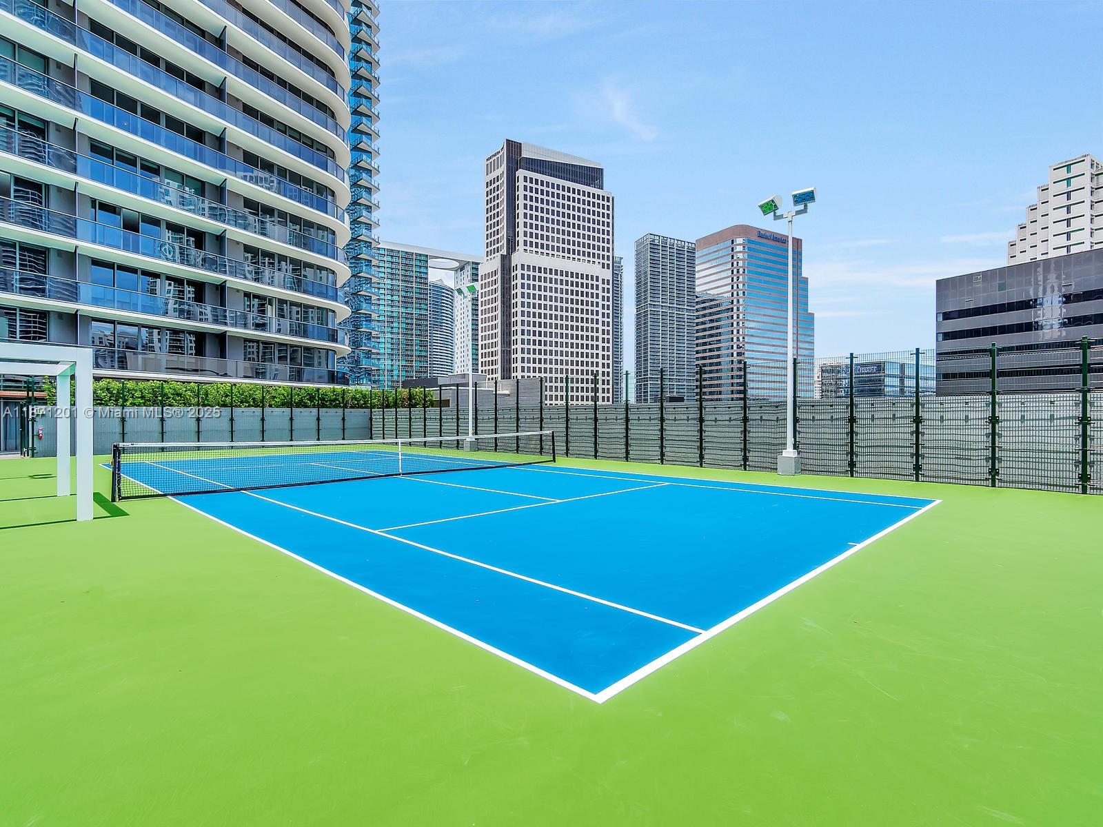 SLS LUX Residences - Residential