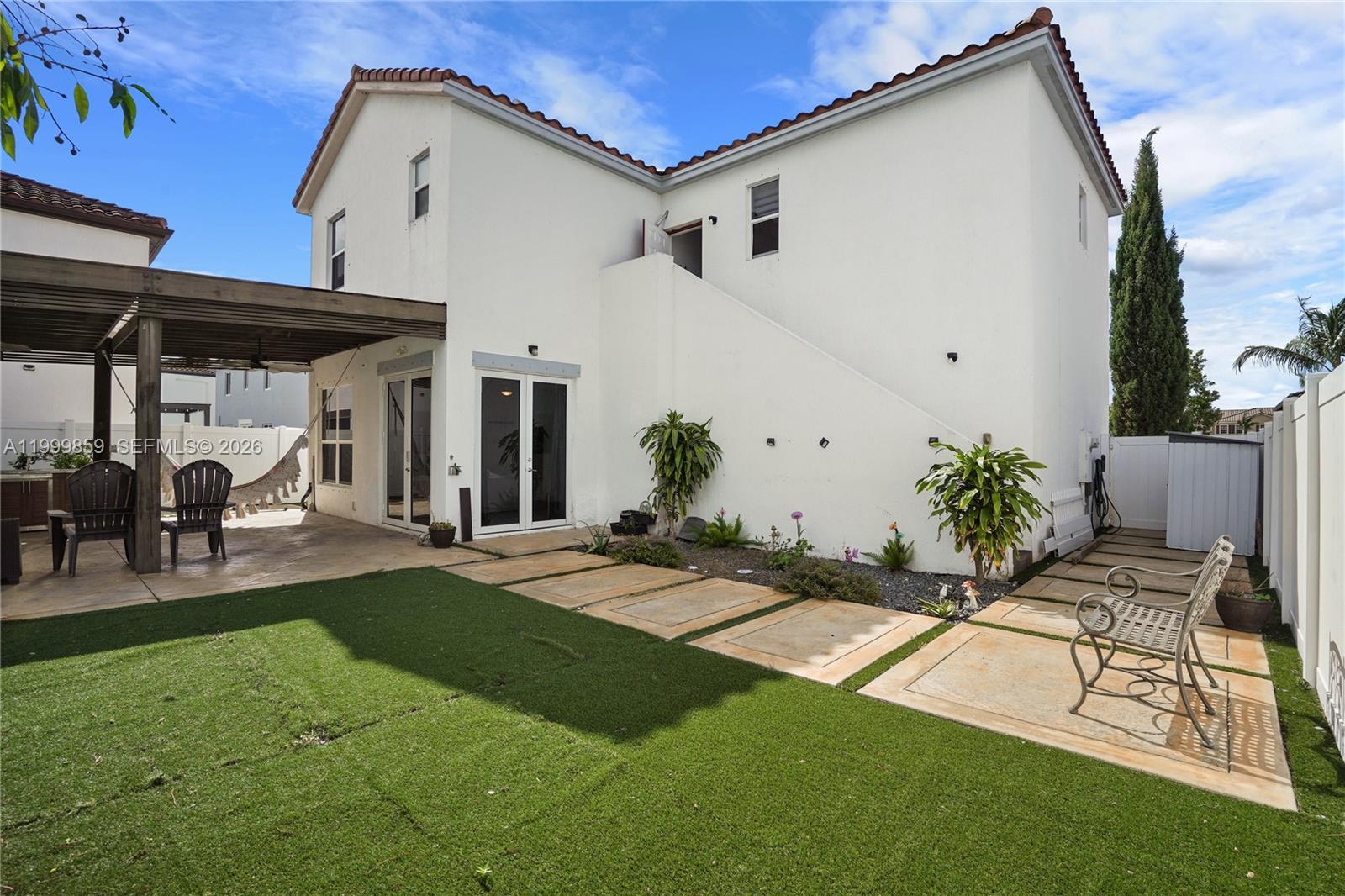 KENDALL COMMONS RESIDENTI - Residential