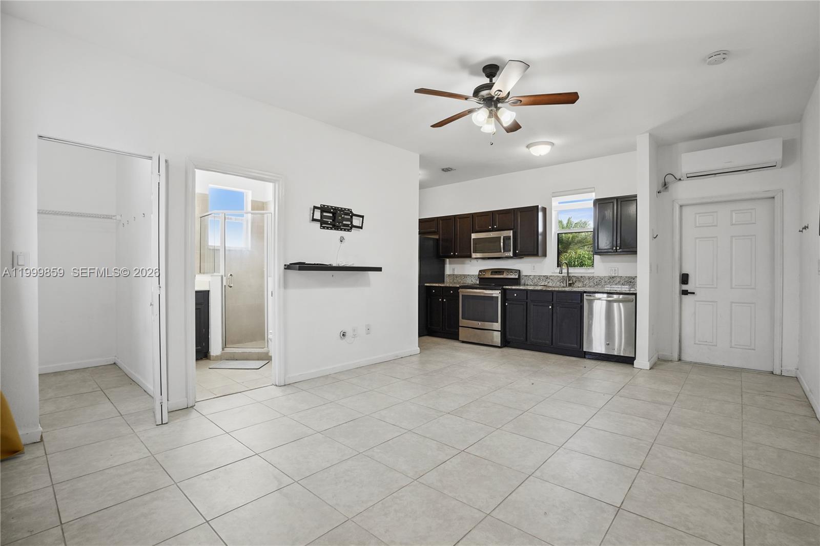 KENDALL COMMONS RESIDENTI - Residential