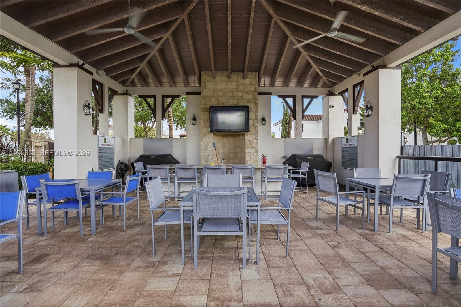 KENDALL COMMONS RESIDENTI - Residential