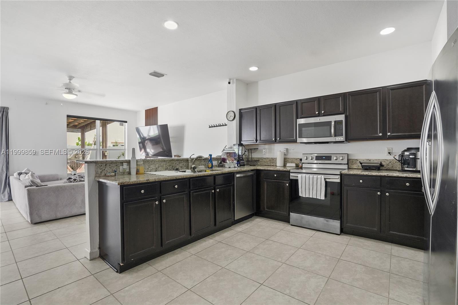 KENDALL COMMONS RESIDENTI - Residential