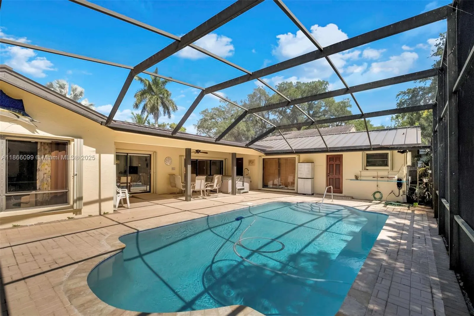 Hollywood, Florida 33021, United States, 5 Bedrooms Bedrooms, ,3 BathroomsBathrooms,Residential,Active,199080