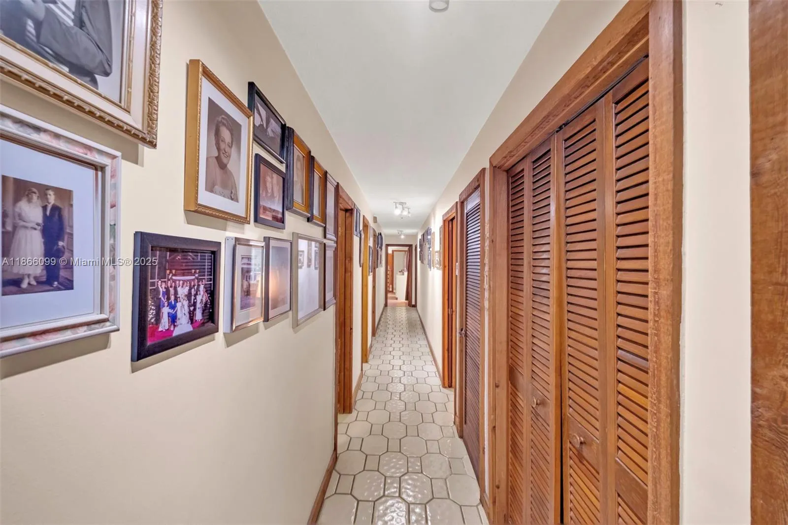 Hollywood, Florida 33021, United States, 5 Bedrooms Bedrooms, ,3 BathroomsBathrooms,Residential,Active,199080