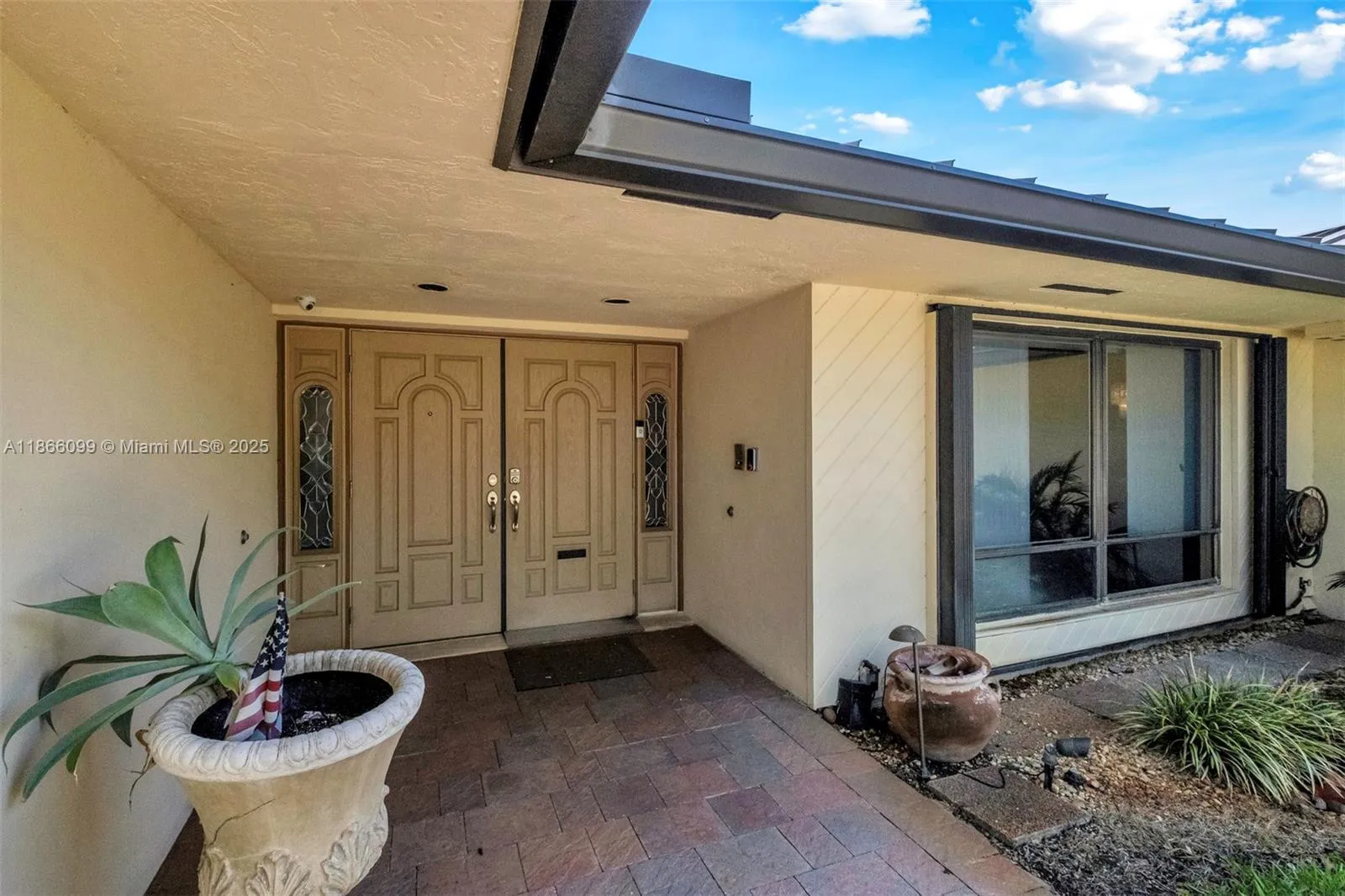 Hollywood, Florida 33021, United States, 5 Bedrooms Bedrooms, ,3 BathroomsBathrooms,Residential,Active,199080