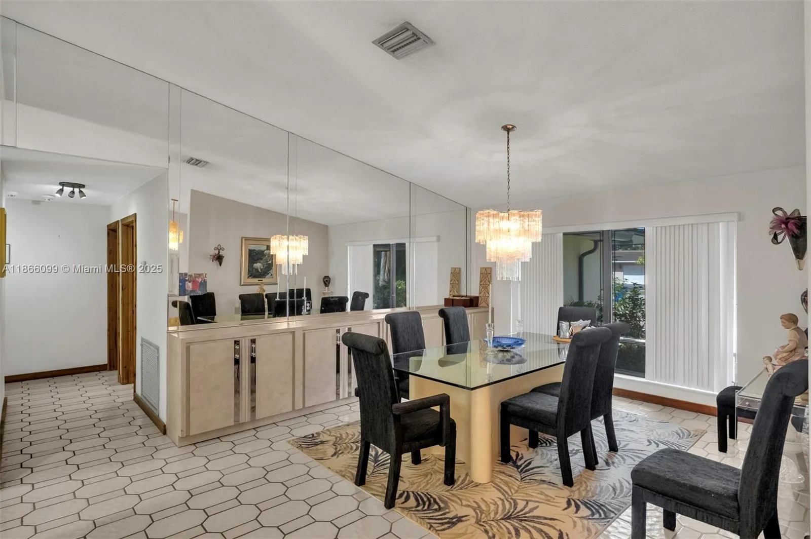 Hollywood, Florida 33021, United States, 5 Bedrooms Bedrooms, ,3 BathroomsBathrooms,Residential,Active,199080