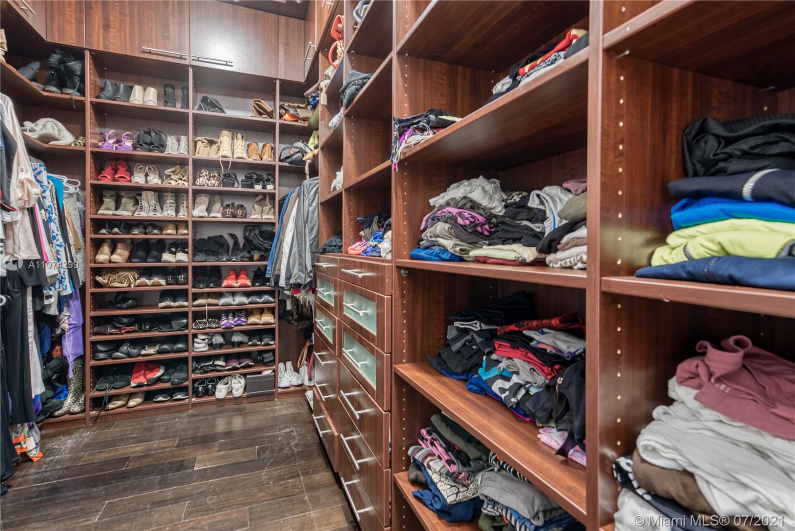 TROPICAL ISLE HOMES SUB 4 - Residential