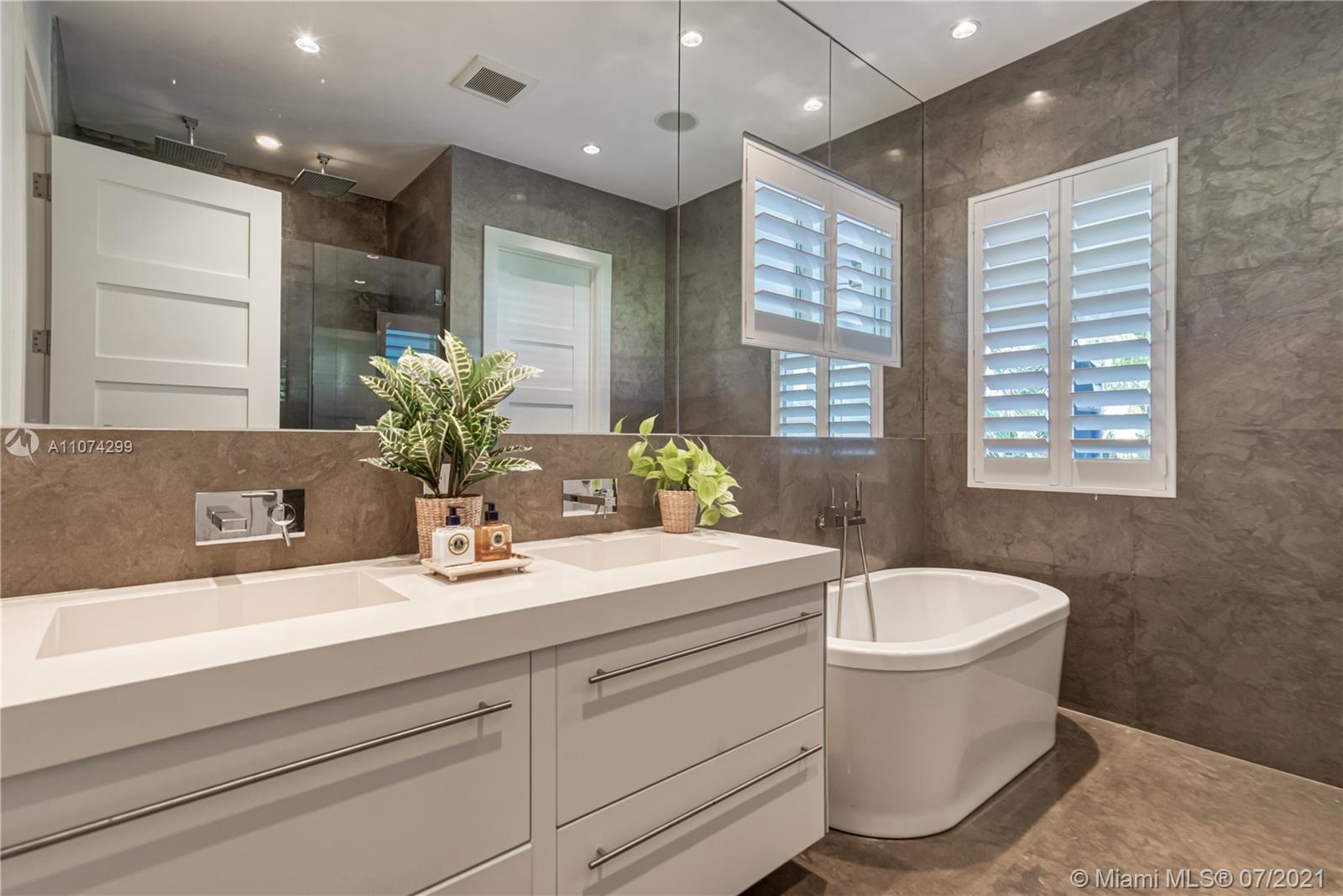 TROPICAL ISLE HOMES SUB 4 - Residential