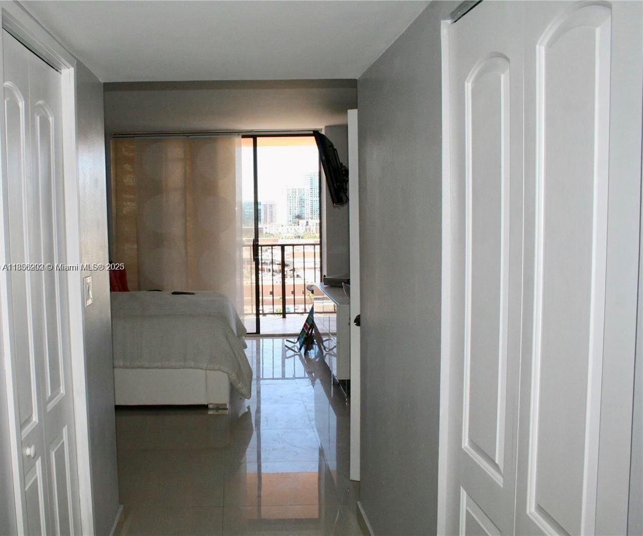 WINSTON TOWERS 600 CONDO - Residential