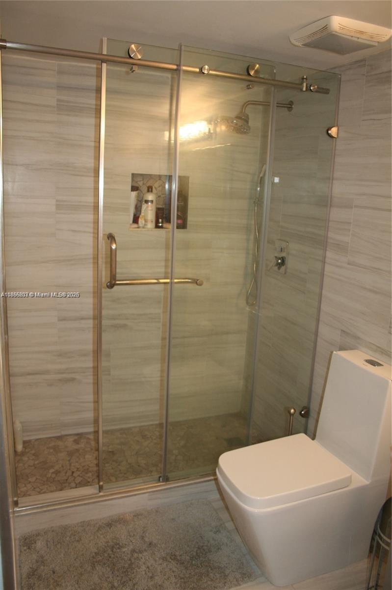 WINSTON TOWERS 600 CONDO - Residential