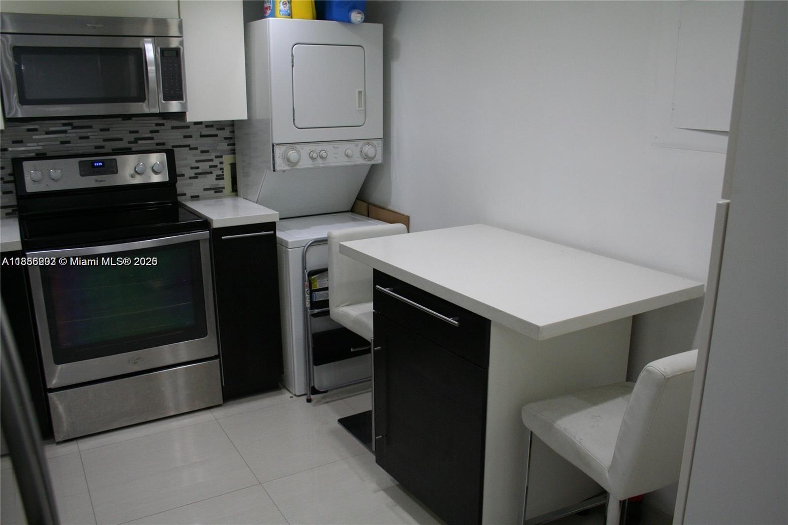 WINSTON TOWERS 600 CONDO - Residential