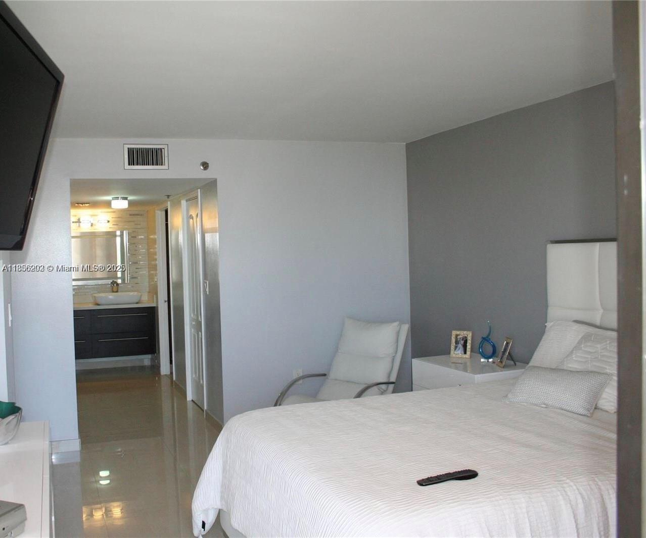 WINSTON TOWERS 600 CONDO - Residential