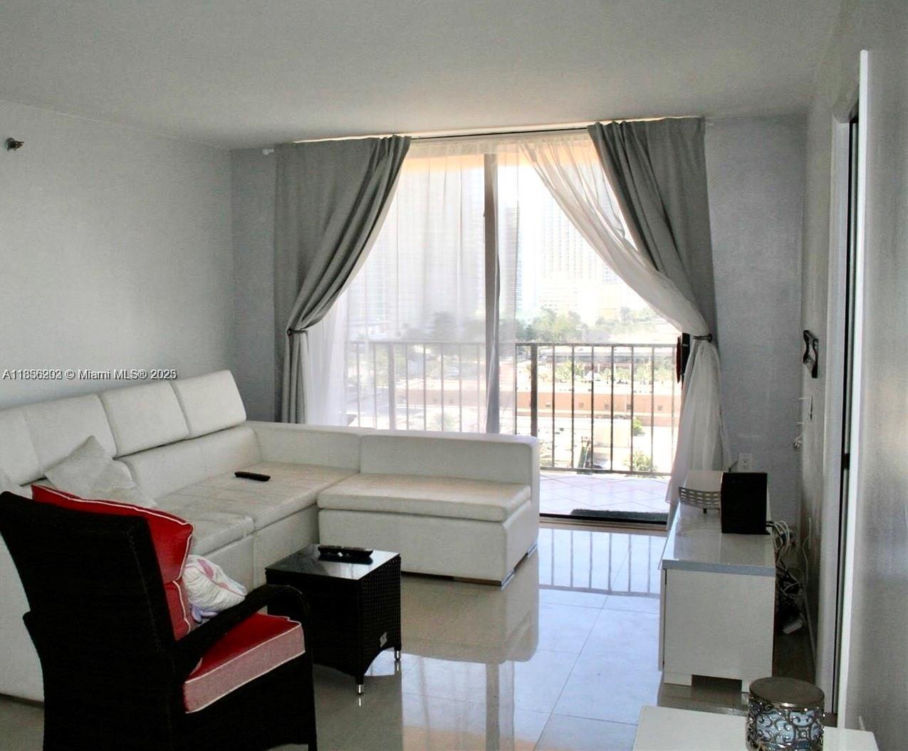 WINSTON TOWERS 600 CONDO - Residential