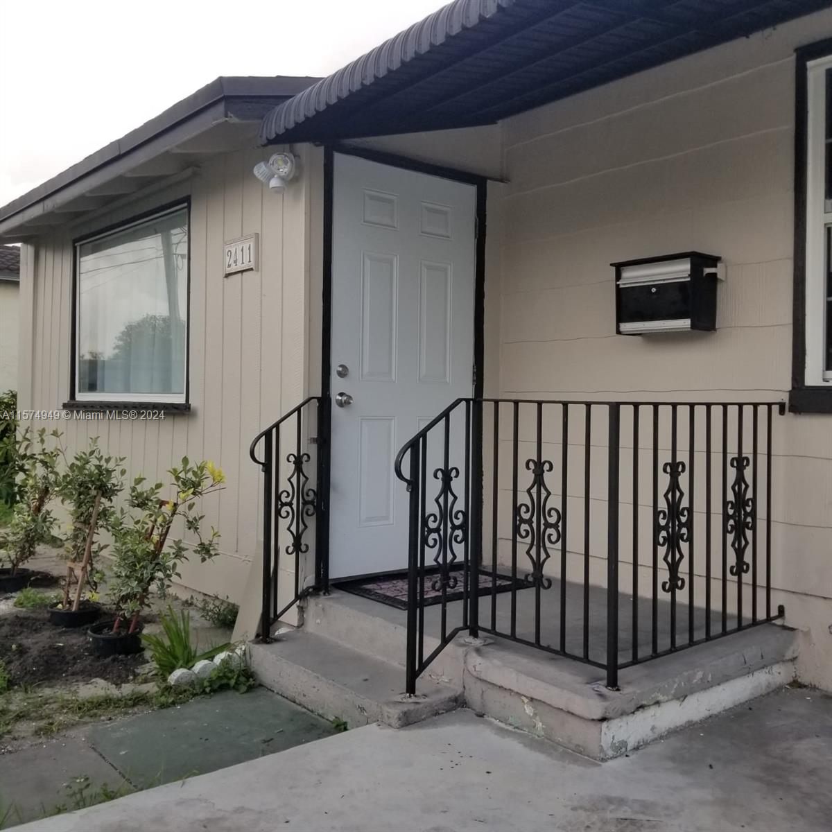 Property for Sale at 2411 Johnson St, Hollywood, Broward County, Florida - Bedrooms: 2 
Bathrooms: 2  - $570,000
