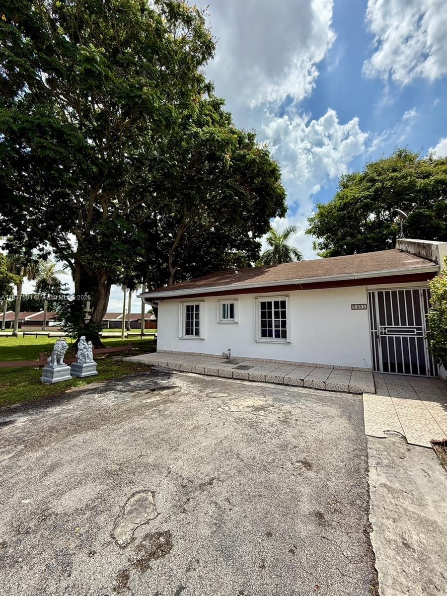 5351 SW 140 Ct 5351, Kendall, FL, 33175/$429,900 1 5351 SW 140 Ct 5351