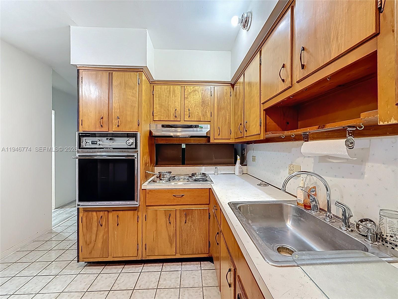 SANTONA CONDO - Residential