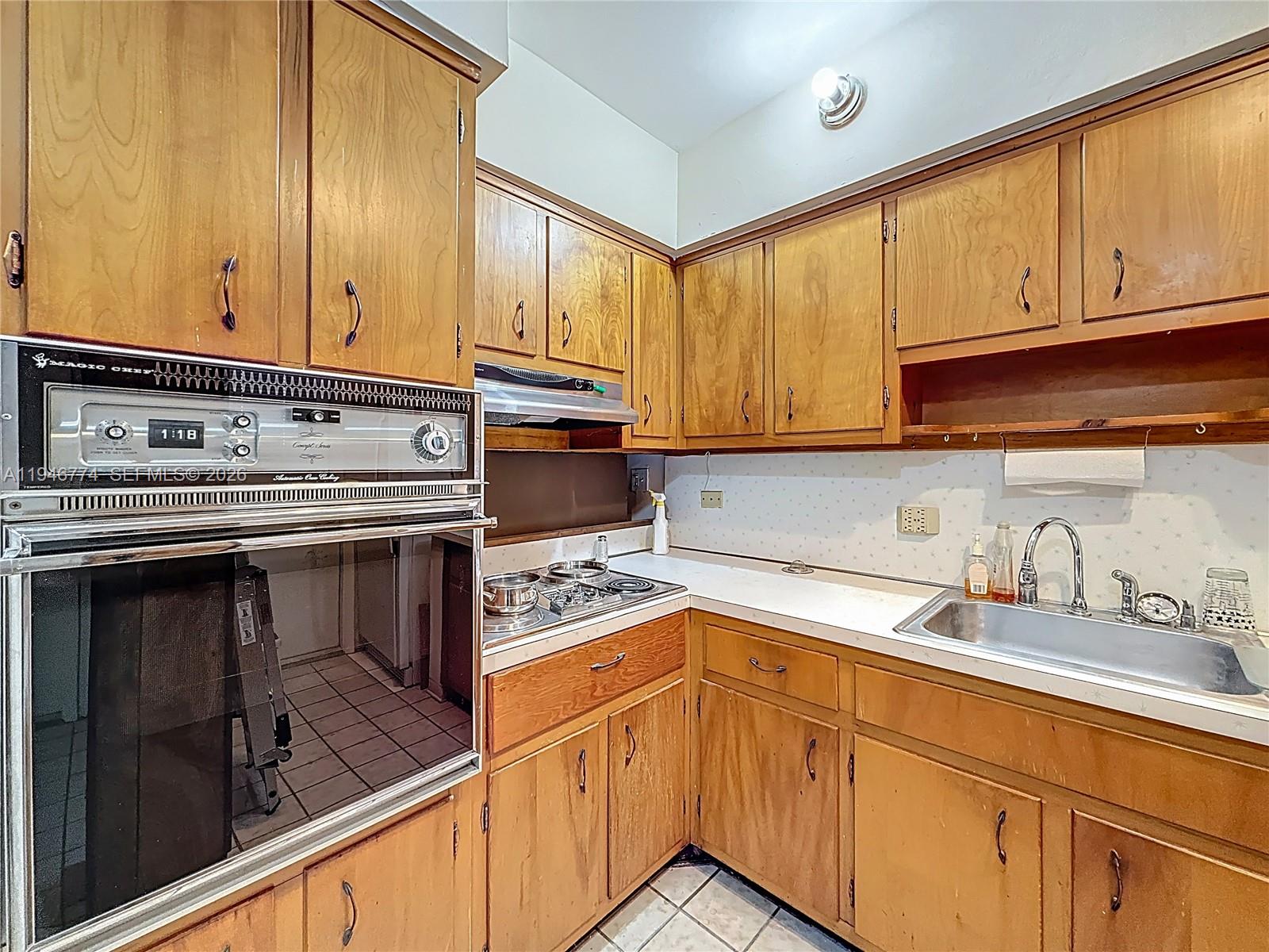 SANTONA CONDO - Residential