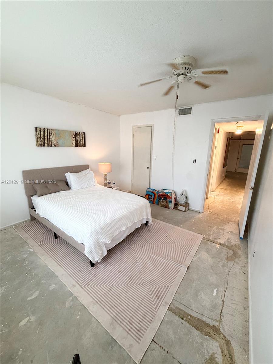 LAUDERDALE OAKS CONDO I - Residential