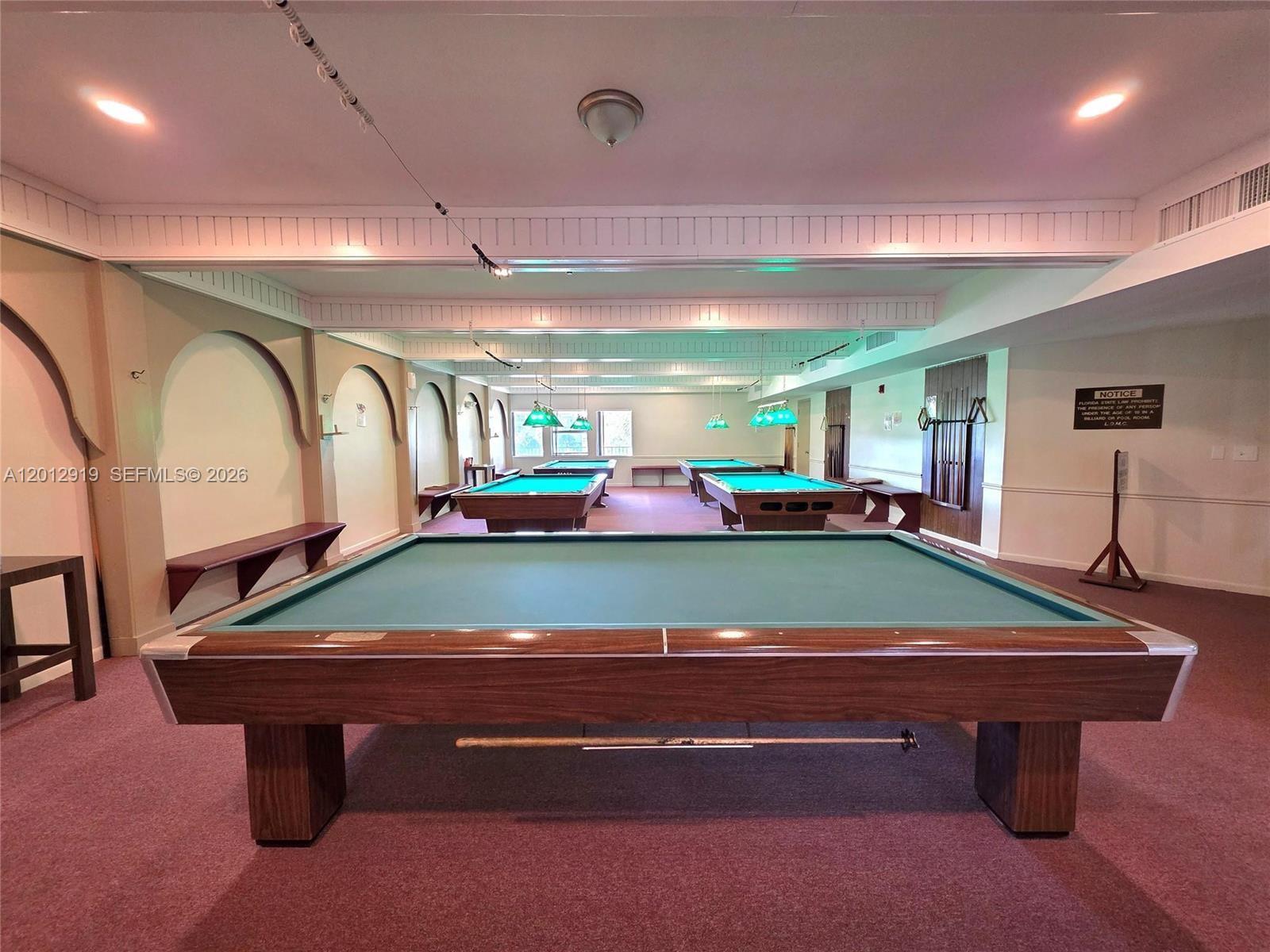LAUDERDALE OAKS CONDO I - Residential