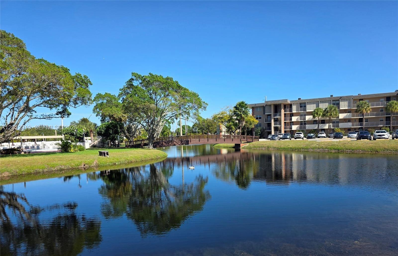 LAUDERDALE OAKS CONDO I - Residential