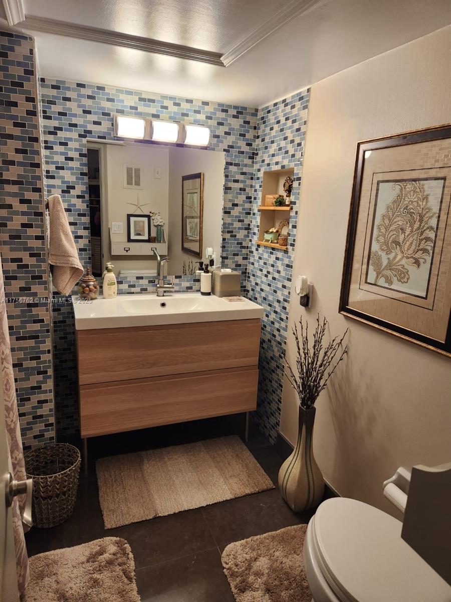 MANOR GROVE VILLAGE ONE I - Residential
