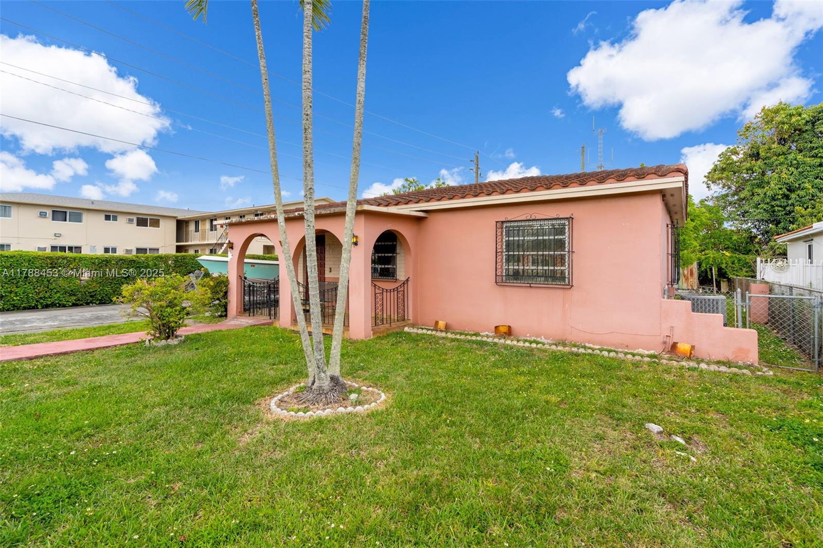 35 SW 60th Ave