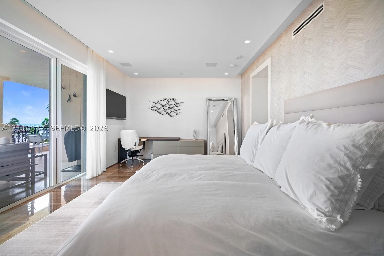 19233 Fisher Island Dr 19233