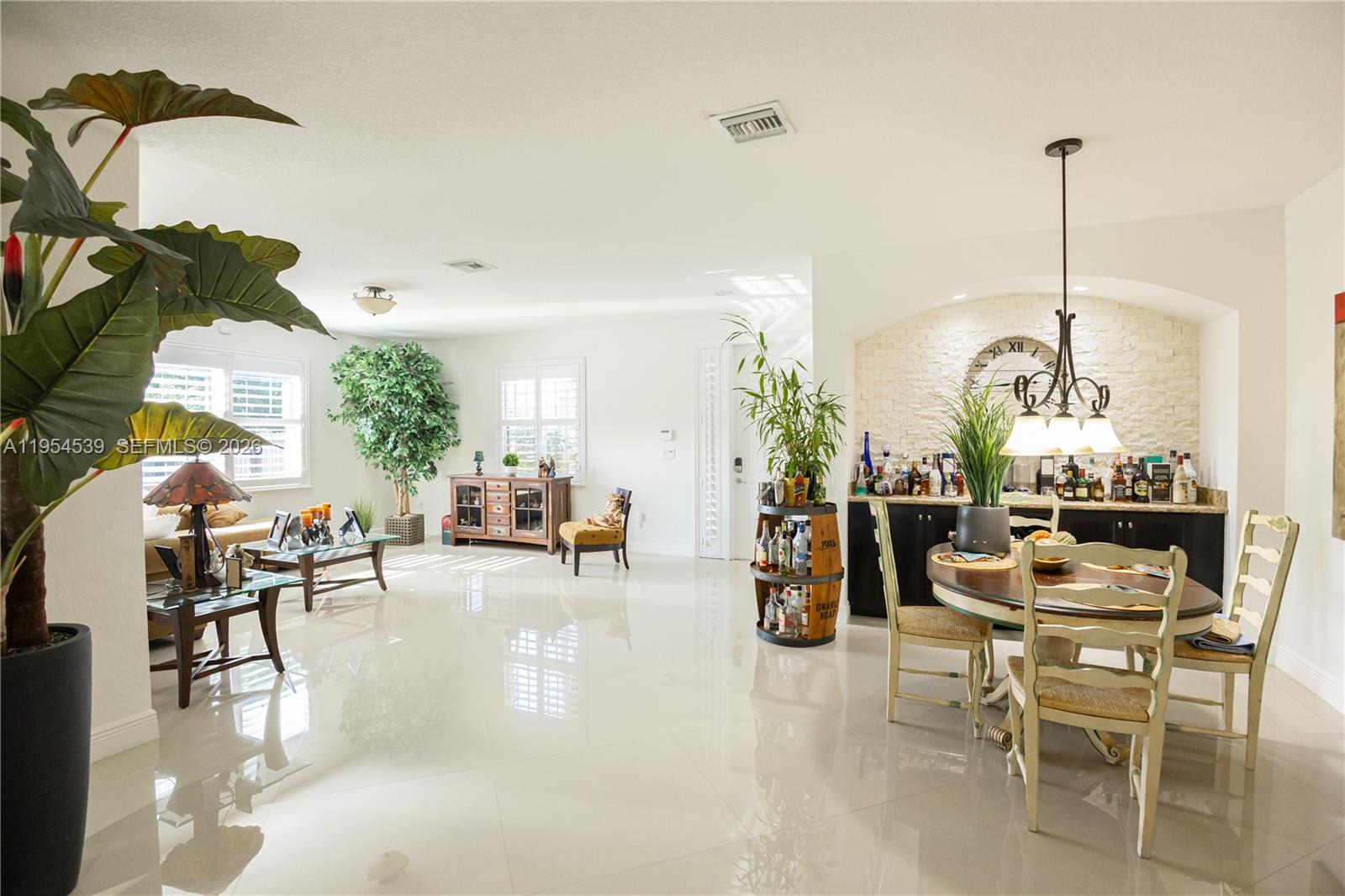 REDLAND REEF - Residential