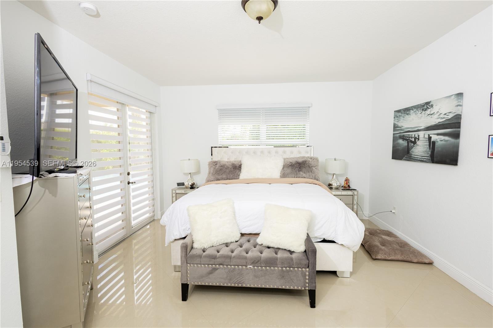 REDLAND REEF - Residential