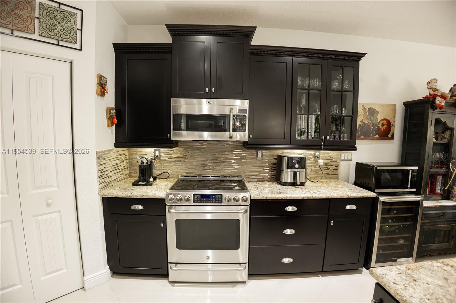 REDLAND REEF - Residential