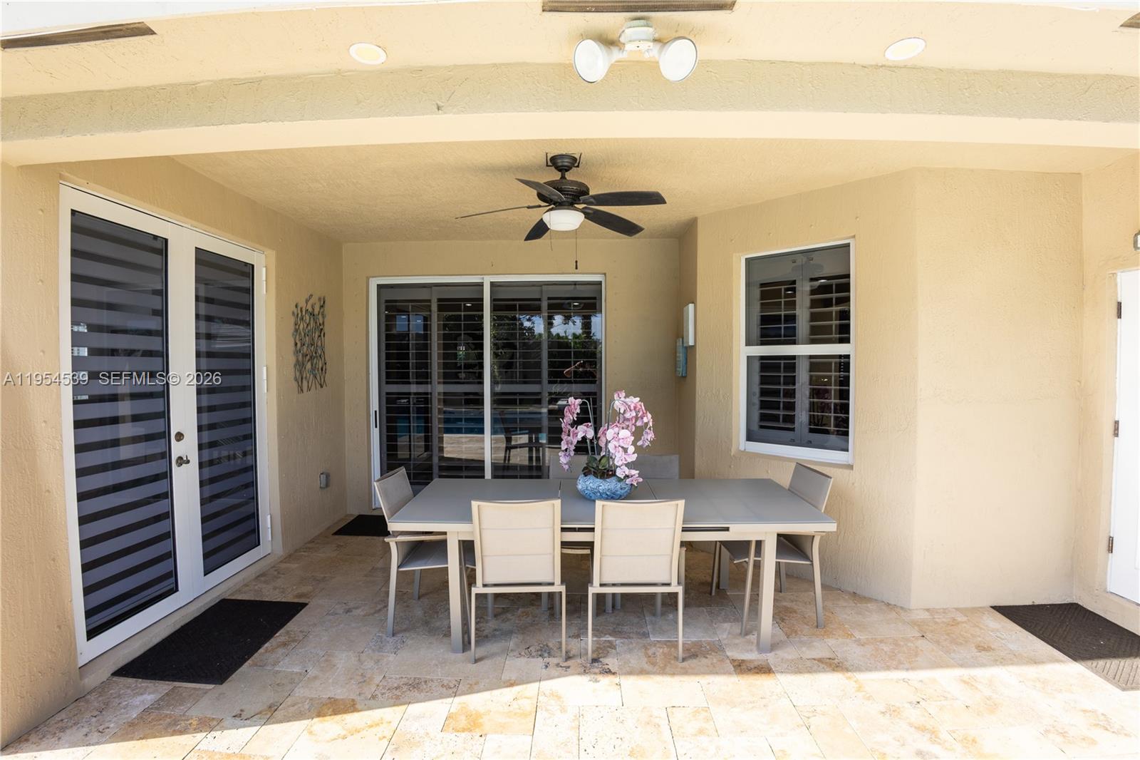 REDLAND REEF - Residential